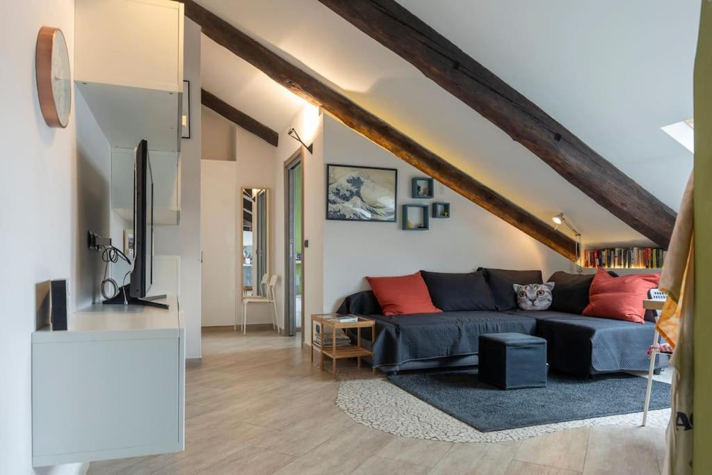 Cozy Attic In The City Center Turín Exterior foto